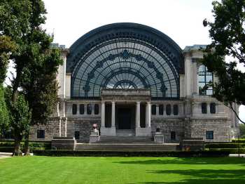 Entrance to the northern Bordiau hall