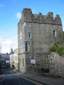 Desmond Castle and the International Museum of Wine